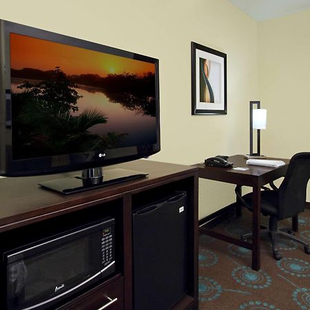 Hampton Inn Beeville Exterior photo