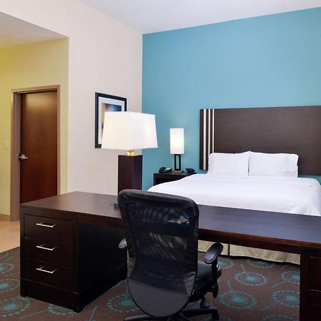 Hampton Inn Beeville Exterior photo