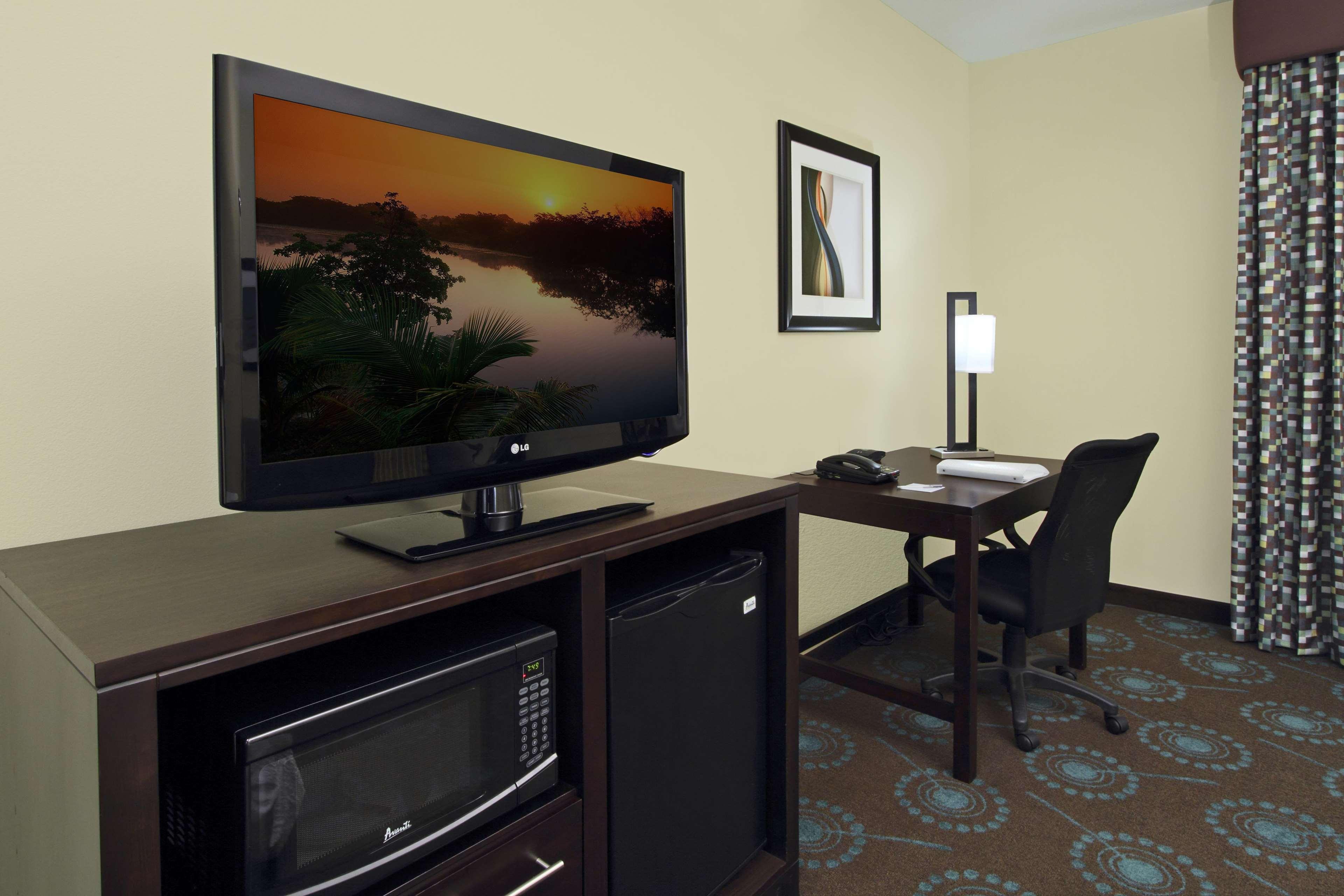Hampton Inn Beeville Exterior photo