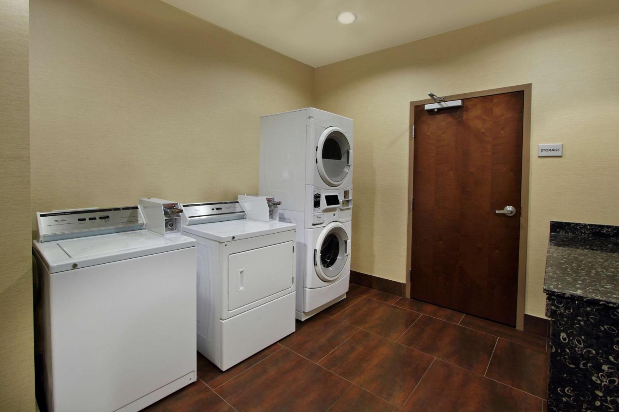 Hampton Inn Beeville Exterior photo