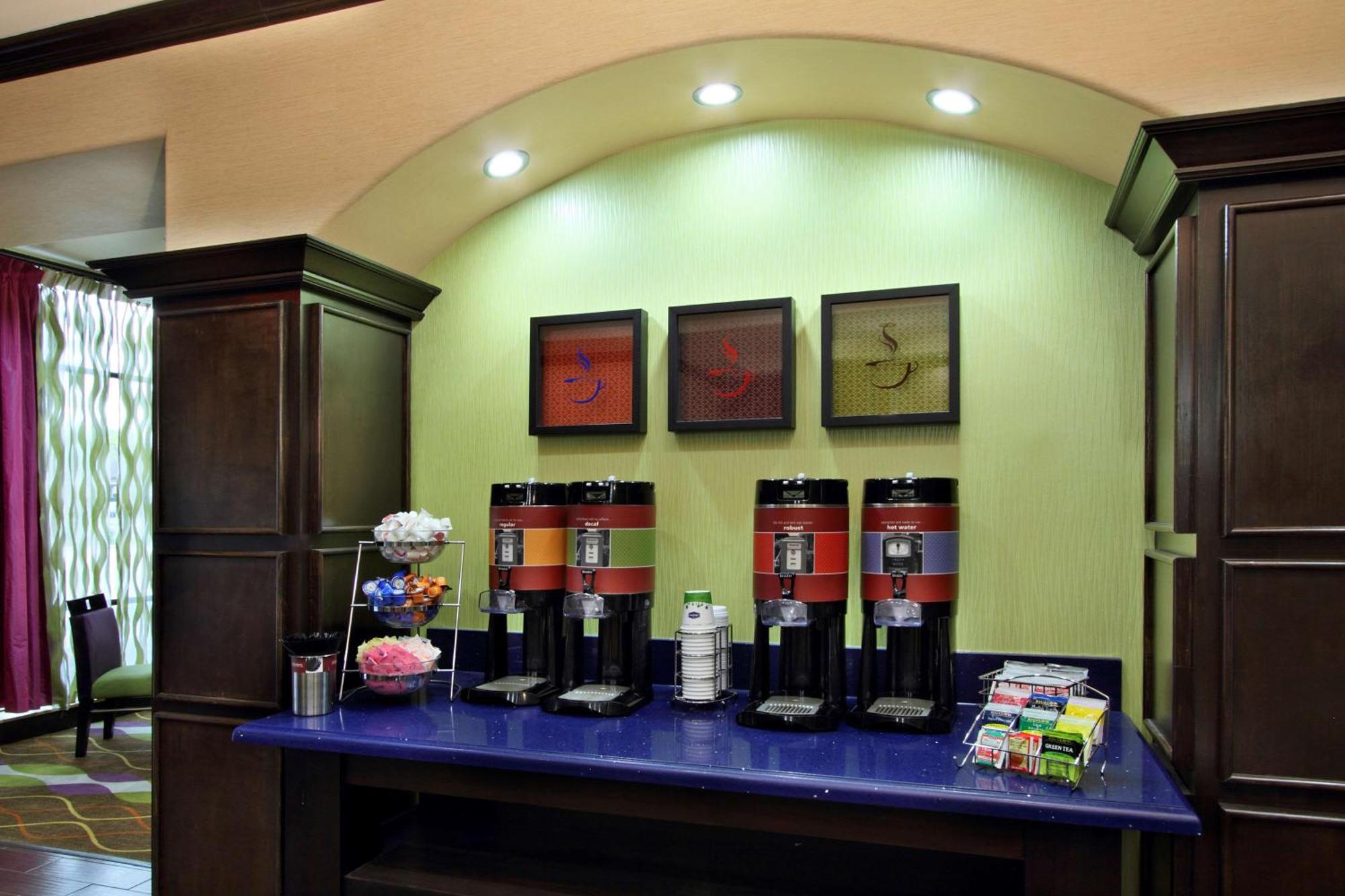Hampton Inn Beeville Exterior photo