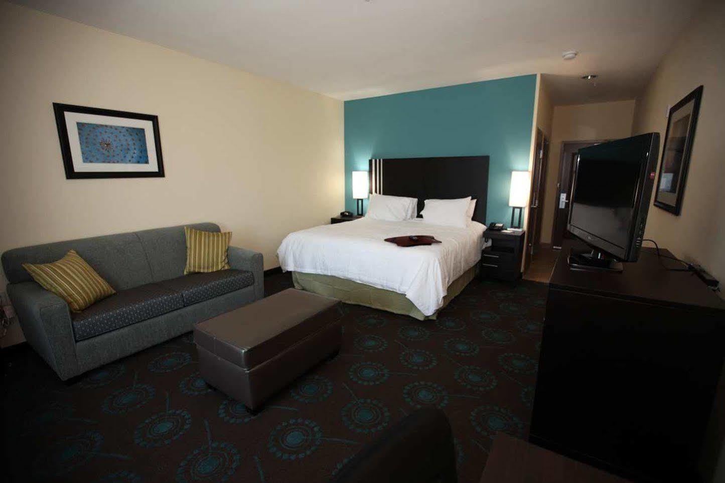 Hampton Inn Beeville Exterior photo